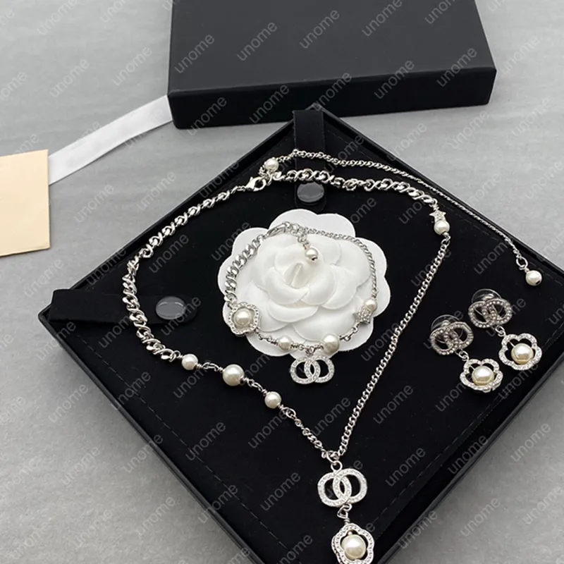 Mode Perlenohrringe Set für Frauen C Ohrring Luxurys Designer Herz Halskette Ohrringe Schmuck Halsband mit Box D2111303Z