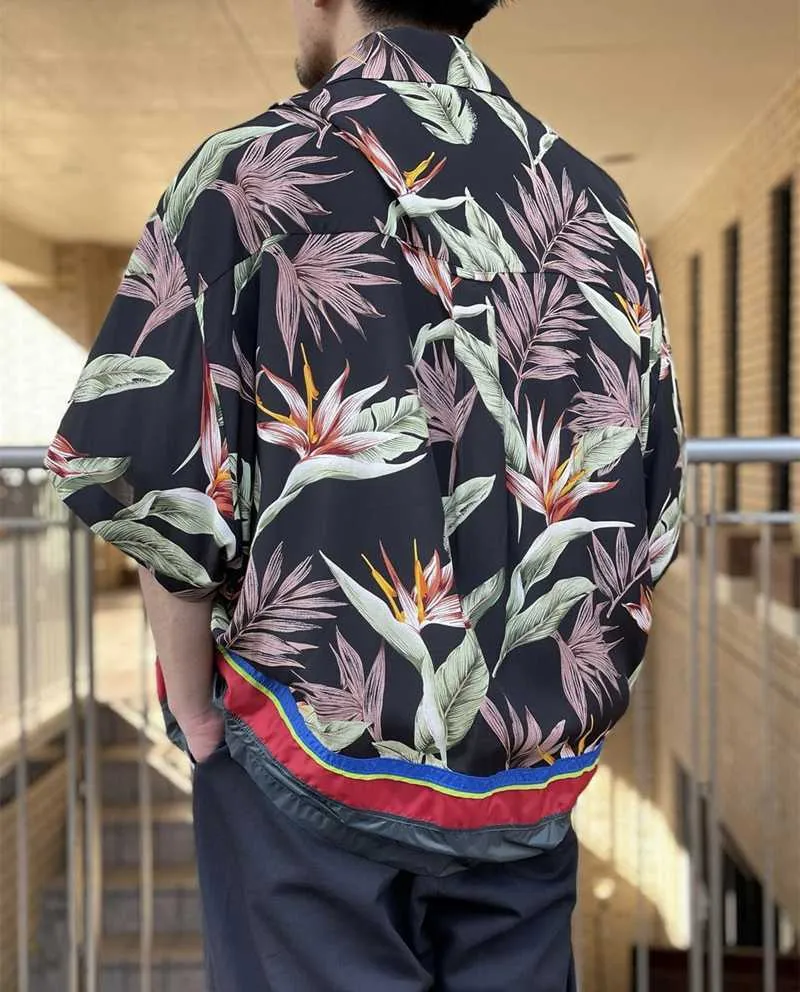 Kolorbeacon-Blumennähte Kurzarm-Shirt Straße Persönlichkeit Lose Hawaiianer Strandurlaub Trend