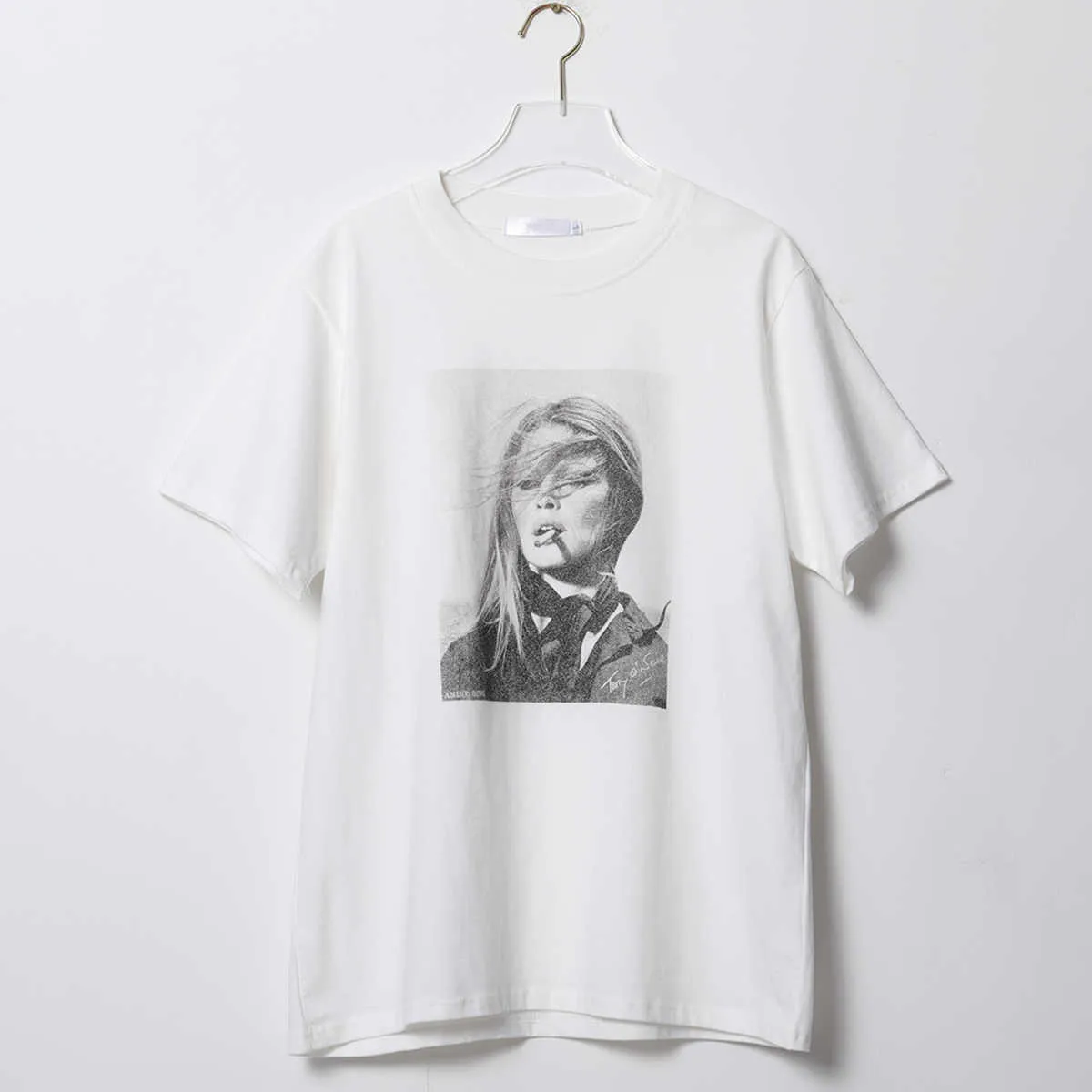 Smoke Girl Image Nostalgic Tees Shirt Frau Sommer Kurzarm O-Ausschnitt Baumwolle Klassisches T-Shirt Casual Vintage T-Shirts Tops 2107209606075
