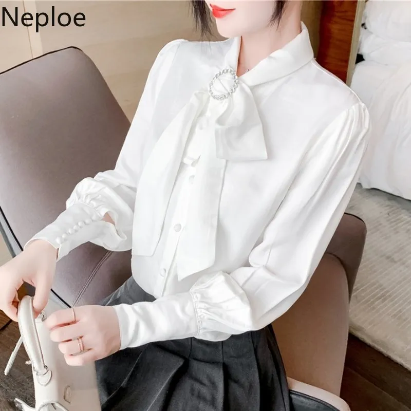 Neploe Blusas de Mujer Office Lady Blouses blanches élégantes Femmes Lace Up Bow Puff Sleeve Chemisier en mousseline de soie Femme Chemise élégante Tops 210422