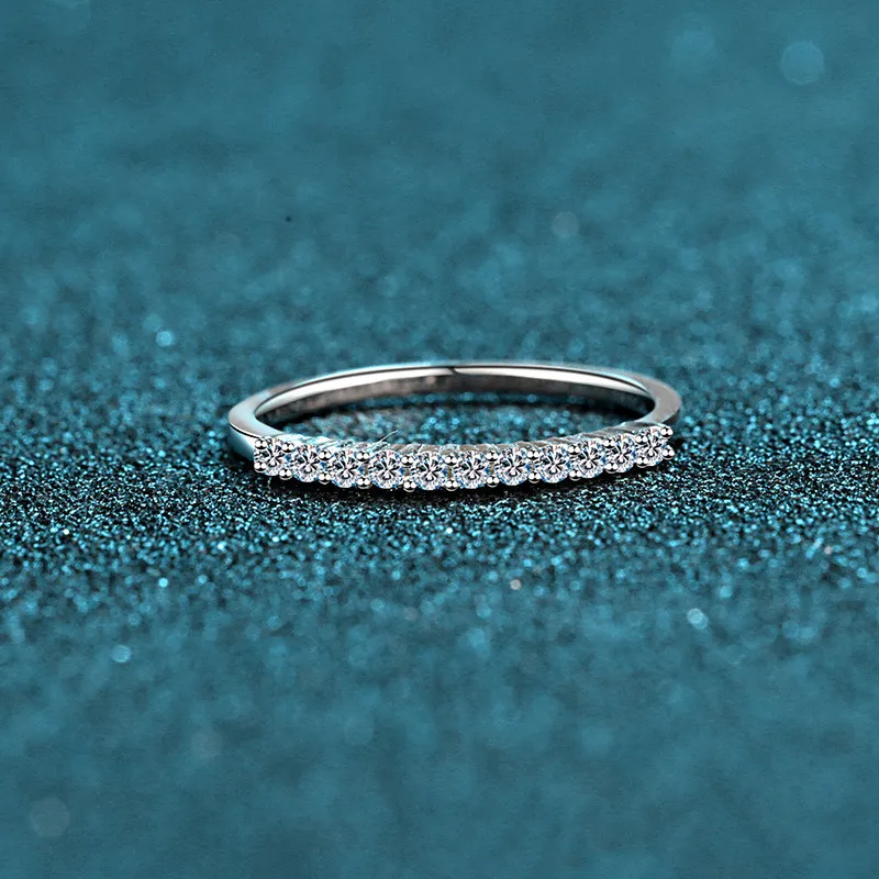 جولة مايكرو تمرير الماس اختبار ممتازة قطع D اللون وضوح جيد مويسانيت الدائري الفضة 925 مجوهرات الزفاف