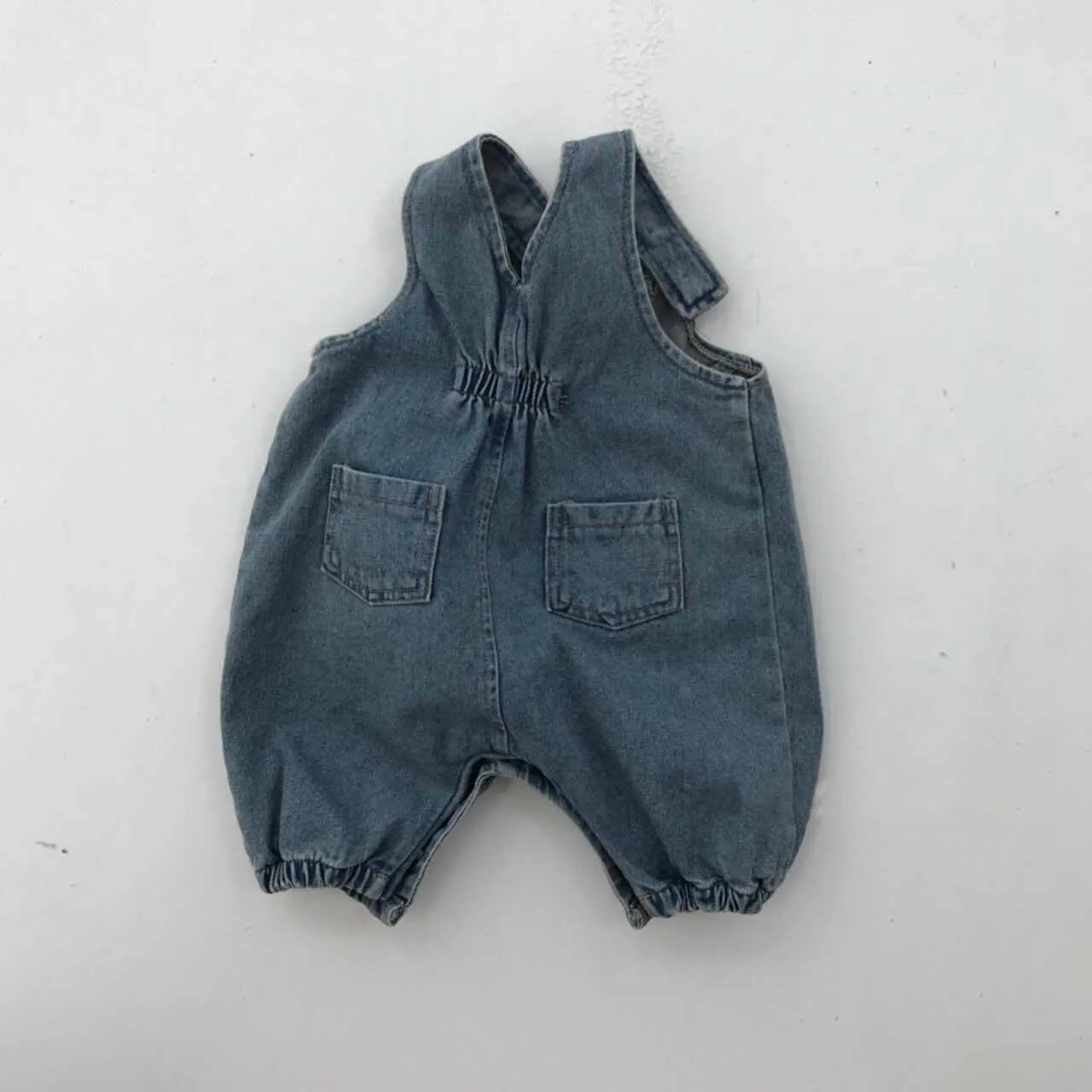 Летнее младенца ползунки детский мягкий ремешок Свободные джинсовые штаны подняться на одежду родины 210515