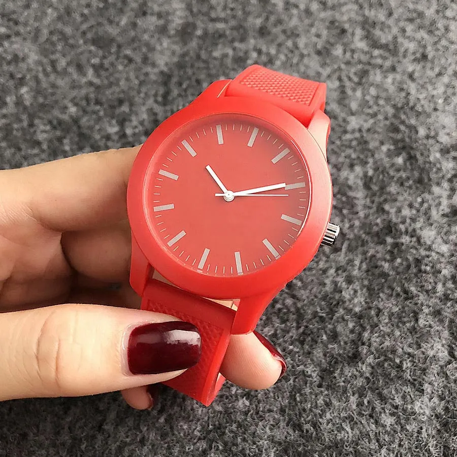 Marka Saatler Kadın Erkekler Unisex Hayvan Timsah Tarzı Dial Silikon Strap Kuvars Bilek Saati LA06239C