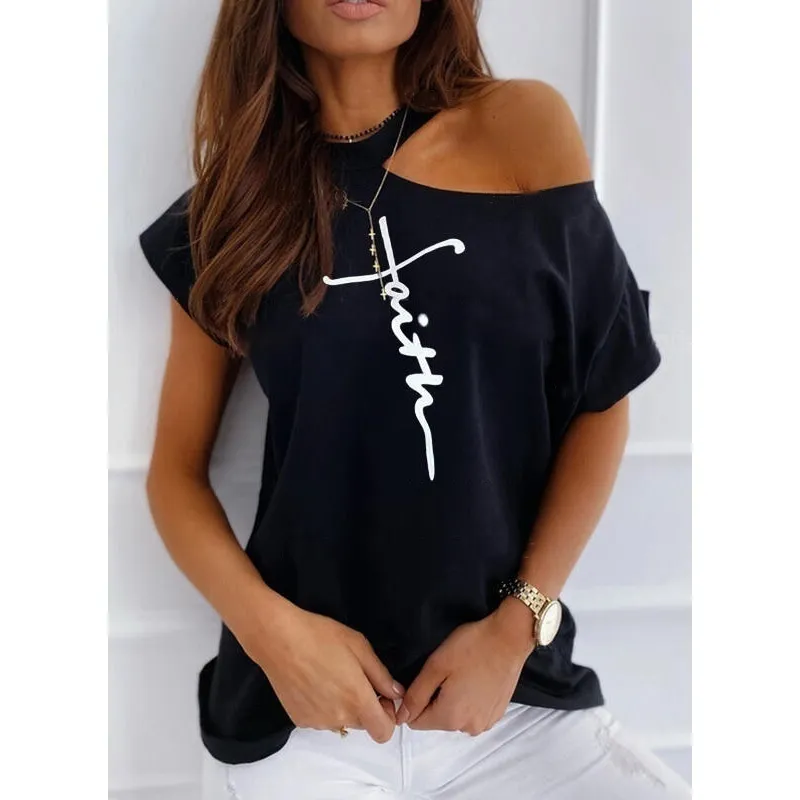 Été Sexy Off Épaule Femmes Mode Tops Lettre Imprimé O Cou À Manches Courtes Drôle T-shirt Lâche Casual Coton Pulls 210406