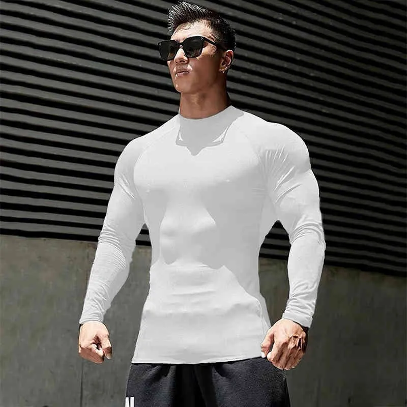 Koszulka do biegania Mężczyźni Kompresja Topy Tees Z Długim Rękawem Hight Collar Sportswear Szybka Suchość Elastyczność Tight Bodybuilding Siłownia Odzież 210421