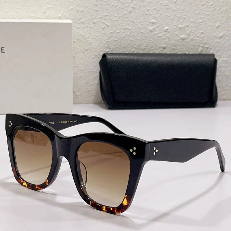 Frauen Sonnenbrille 4S004 Big Frame Schwarze Brille Drei-Punkte-Nieten-Dekoration Mode Sonnenbrille Frühling Sommerreise Urlaub UV40256C