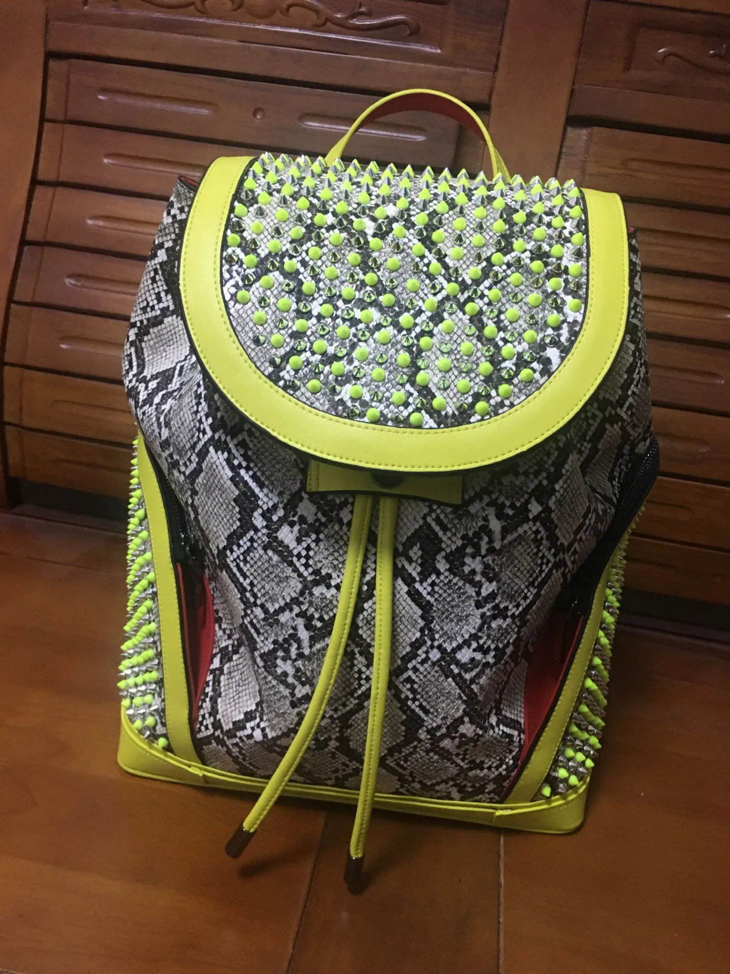 Bolsas de couro reais de alta qualidade masculinas bolsa de escola famosa rebite redbottom backpack designer lady bolsas de menina menina pacote de costas 2175