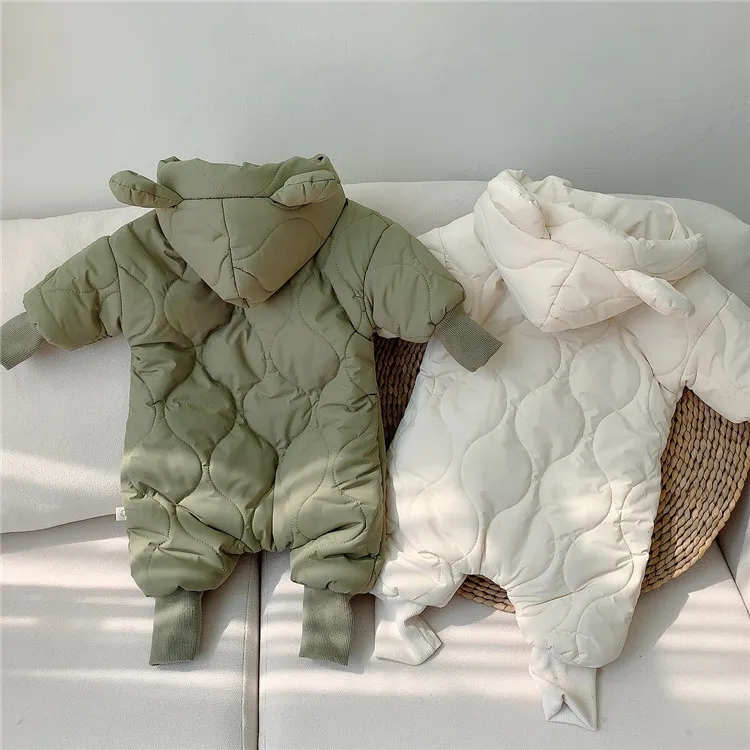 冬の赤ちゃん男の子と女の子暖かいキルティングかわいいクマ長袖ロンパース幼児子供厚いジッパーフード付きジャンプスーツ服0~24m 210413