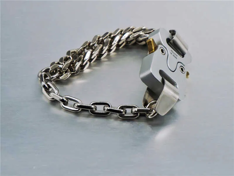 Hero Chain Alyx Buckle Armband Män Kvinnor Högkvalitativ 1017 Alyx 9SM Openwork Letters Rostfritt stålkedja Q0622235S