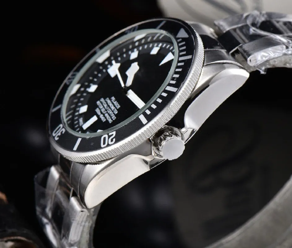 2021 Relojes para hombre de lujo de alta calidad Serie de trabajo de tres agujas con función de calendario Reloj de cuarzo TUDO Marca Relojes de pulsera Roun241Z