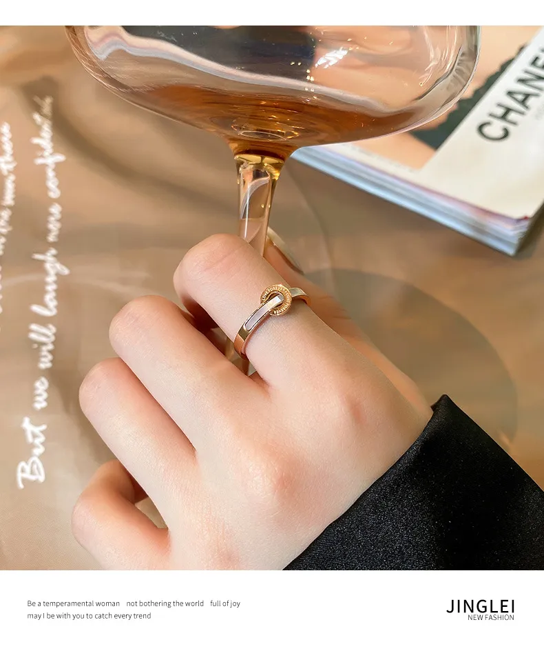 Moda simples anel de banda feminina anéis de pérolas frias design especial-interesse exagerado e personalizado