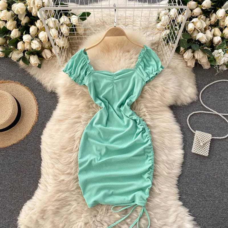 Женская сексуальная шнурная стритация, плиссированное крепко-фитинговое платье для бедра женские утечки клавиши квадратный шеи короткие женщины bodycon mini 210420