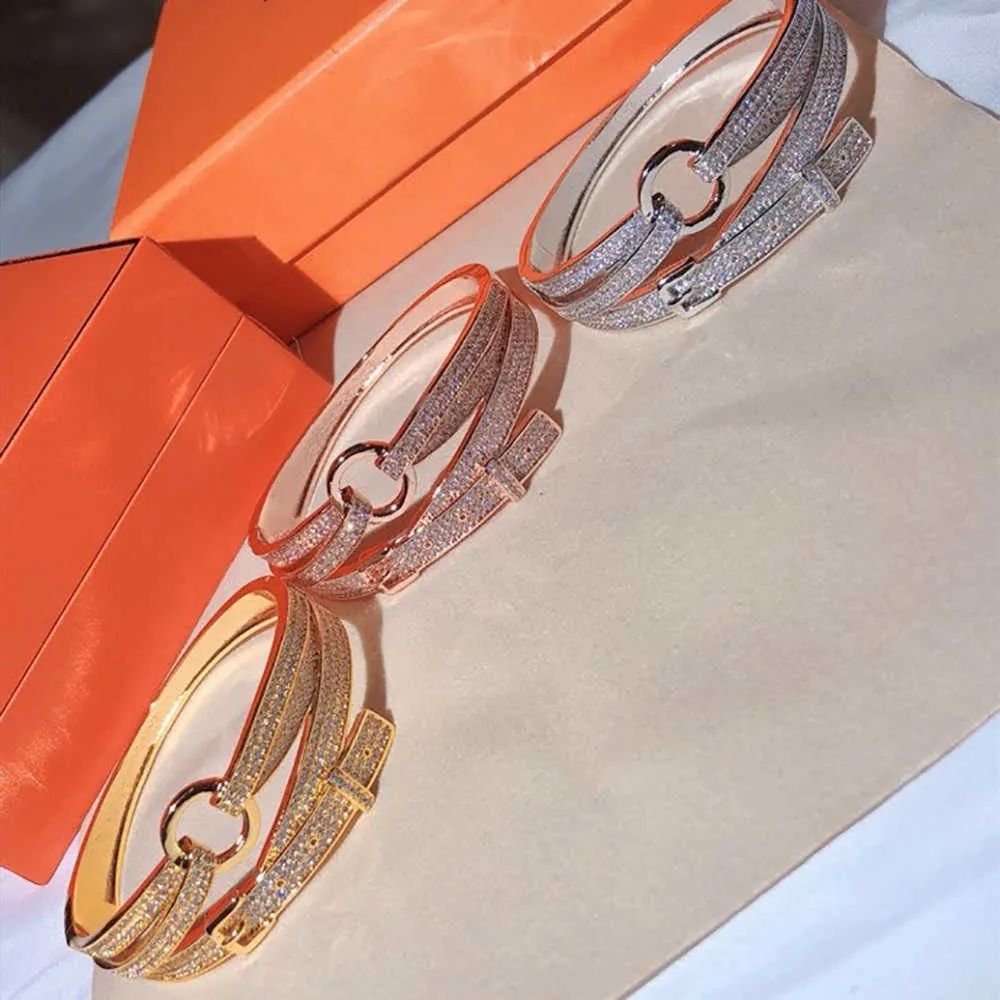 Hot Brand Pure Fashion Luxury Jewelry le donne Twist Belt Buckle Shap Gold Lock Bangle Gioielli da sposa Bracciale di fidanzamento Q0717