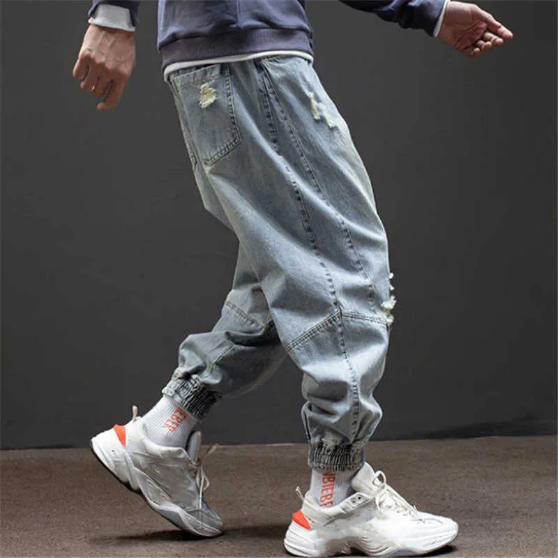 ヒップホップスタイルのハーレムパンツ男性2020ルースジーンズHomme Ripped Flayed Denim Wastedジーンズストリートウェア屋外レジャーコンフォートサルエルX0621