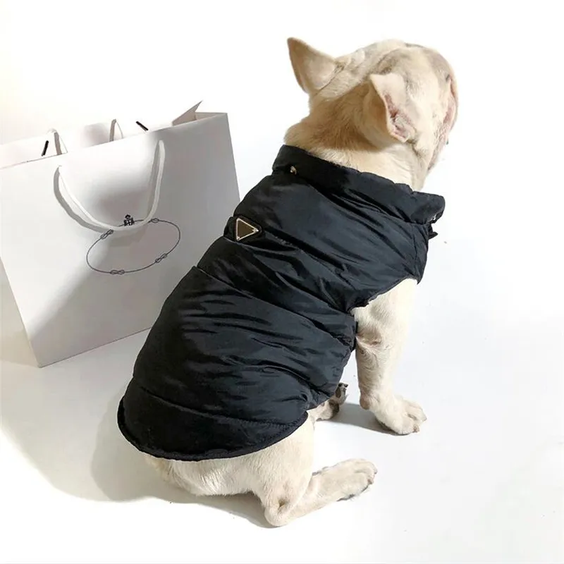 Winter Dikker Warme Huisdier Vesten Hond Kleding Klassieke Driehoek Badge Teddy Jas Mode Capuchon Designer Bulldog Coats186a