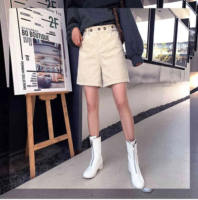 Plus Size Spring Women's Loose Pockets Fashion Mid Waist Office Lady Buttons Female Corduroy Shorts B9D605S 210416