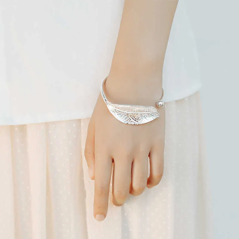Mode à la mode feuille ouverte manchette bracelet bracelets pour femmes simple plante bracelet femme boho bijoux cadeau d'anniversaire Q0719