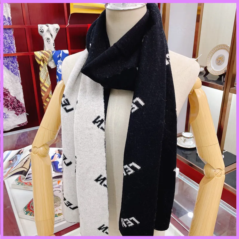 女性ニューファッションスカーフカシミヤマフラーメンズスカーフ冬デザイナーレターSoildスカーフカジュアル高品質ショールネッカーCHIEF D2112182F