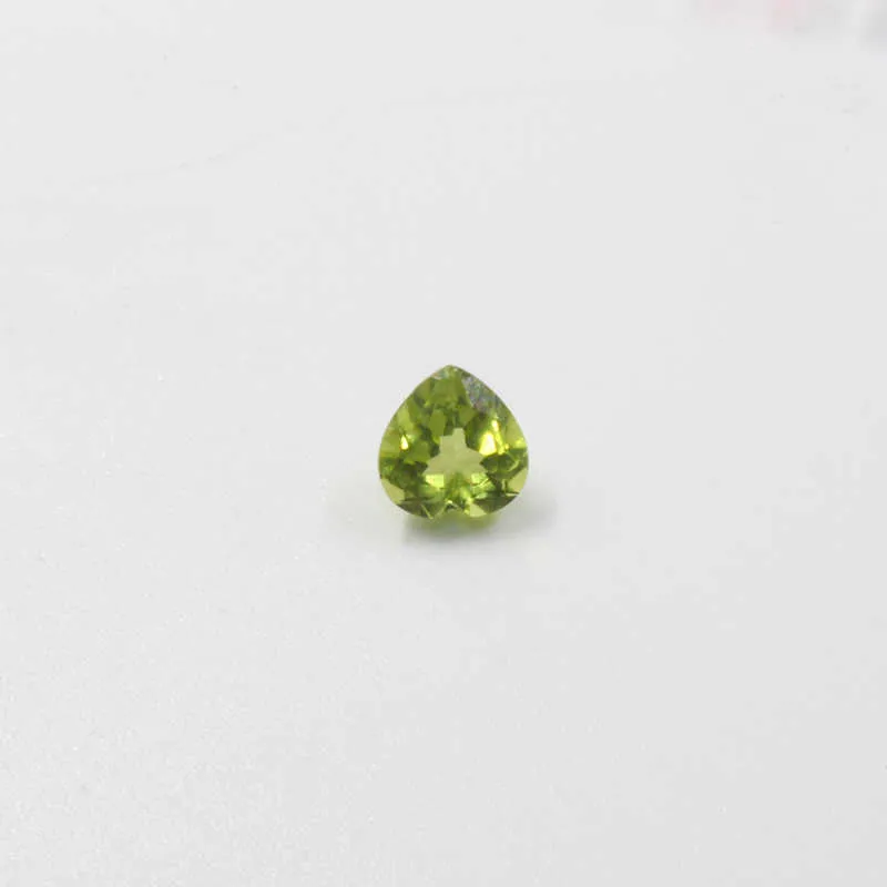 Pietra preziosa di peridoto con taglio a cuore di buona qualità da 6 mm creatore di gioielli in argento Pietra preziosa sciolta di peridoto naturale reale al 100% H1015