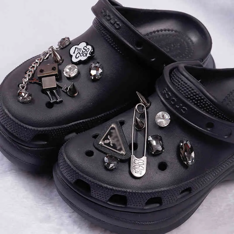 سلاسل أحذية المجوهرات DIY مصمم راينستون فتاة هدية لؤلؤة إلغاء الالتهاب الفراشة سحر برشامات برشامات CROC2183