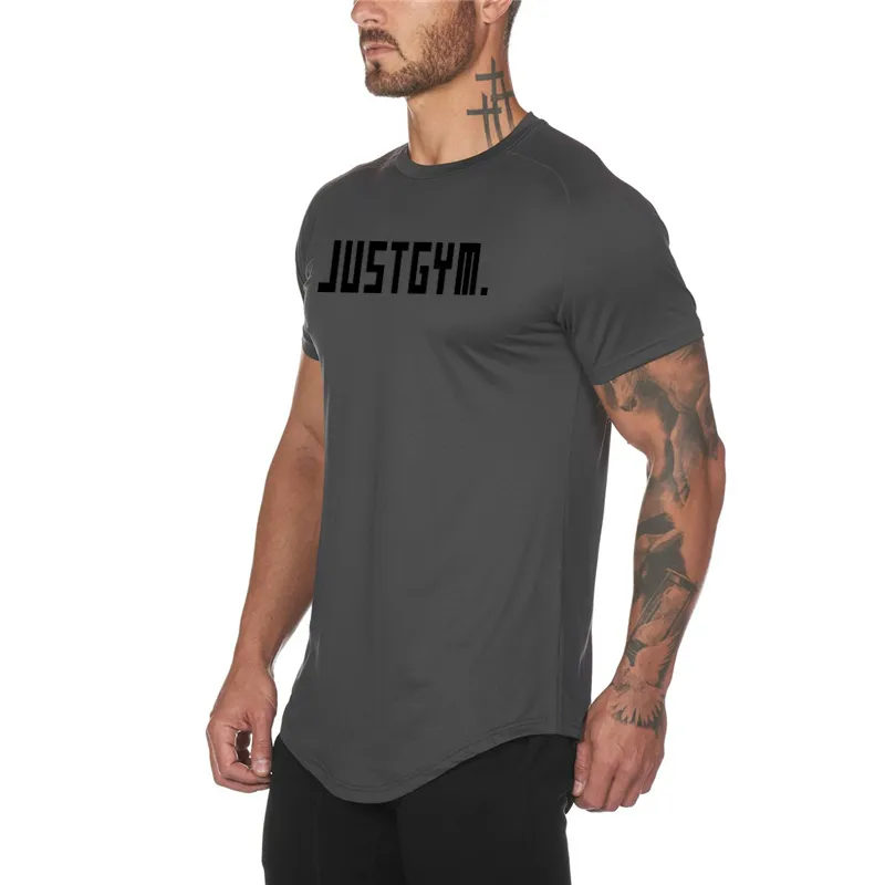 Yeni Marka Gym Giyim Sokak Egzersiz T Gömlek Erkekler Mesh Nefes Spor Kısa Kollu T-Shirt Sıkı Tee Gömlek Spor Yaz Top 210421