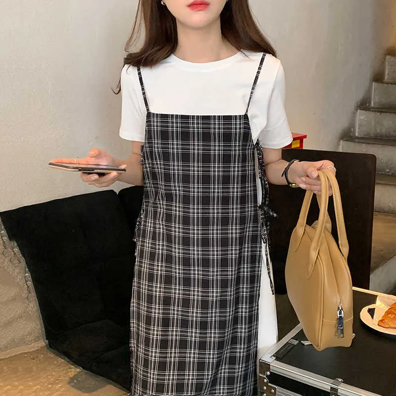 Korejpaa Women Set Summer Korean Chic Retro Round Neck Loose T-Shirt Side Straps Plaid Suspenders Dress Two-Piece Suits 210526