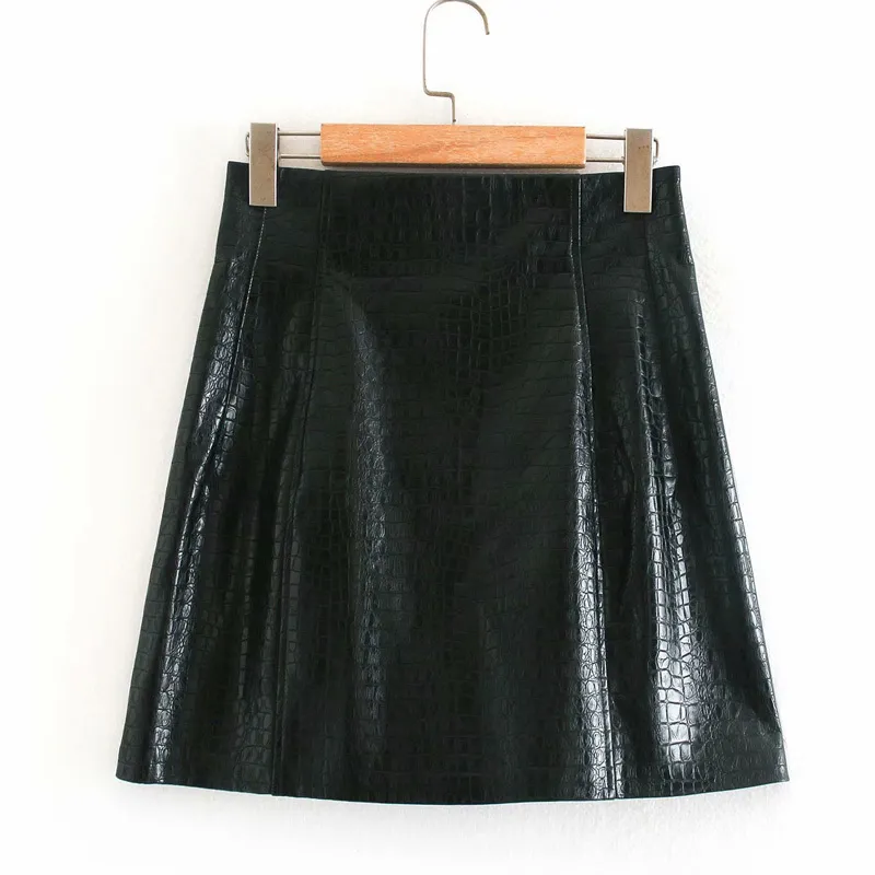 Sommer Frauen PU Beiläufige Röcke Mode Marke Solide Knöpfe Mini Weibliche elegante Straße Schwarz Rock Kleidung 210513