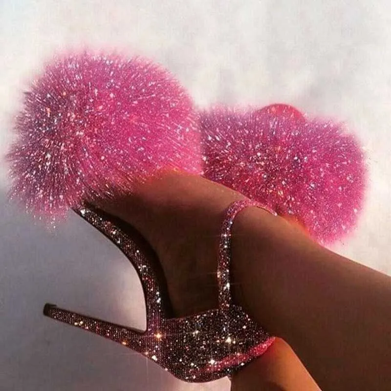 2020 Новые прибытия Большой размер Тонкие высокие каблуки Летние розовые сандалии Женщина обувь Свечение меховой партии Bling Женщины Леди Обувь Y0721