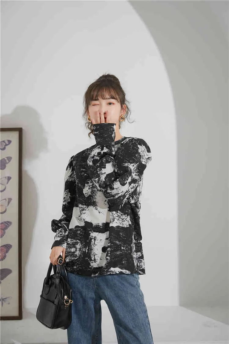 Camicetta lunga con maniche a sbuffo con pittura a inchiostro Camicetta lunga da donna e camicette Stampa allentata Abbigliamento casual autunno coreano 210427
