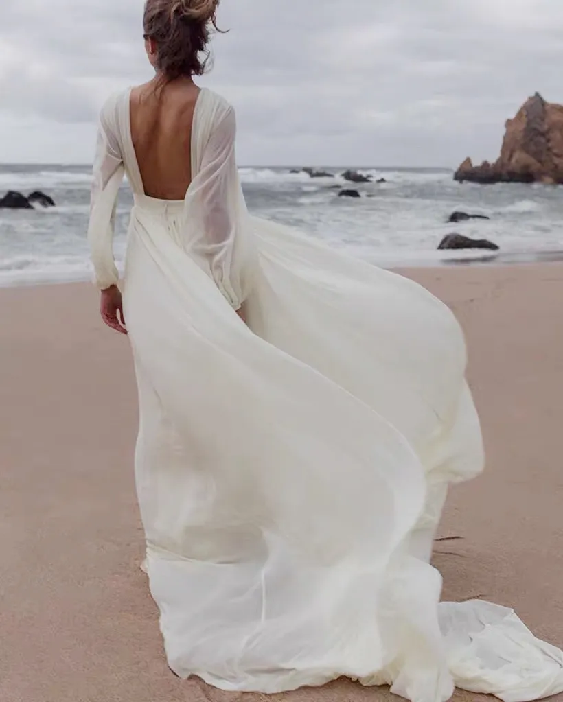 designer elegante lunghezza del pavimento lanterna bianca maniche in chiffon una linea spiaggia abito da sposa spacco laterale abiti da sposa abiti 210421