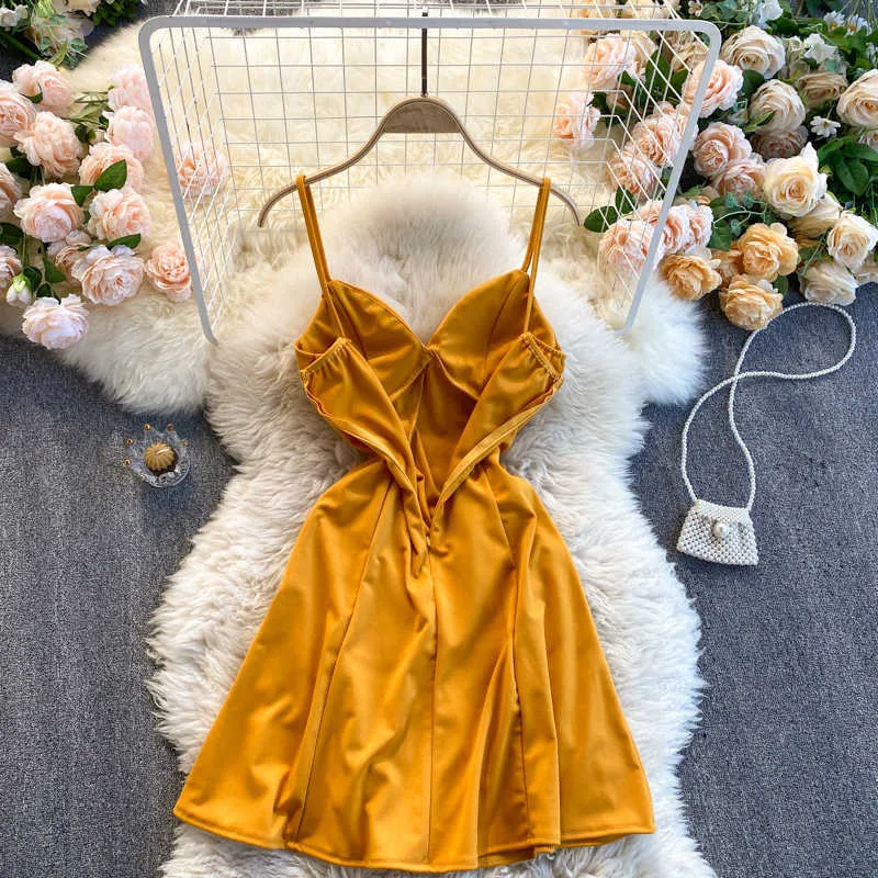 Zwart / geel / groen sexy spaghetti riem mini jurk vrouwen elegante v-hals hoge taille open rug club partij vestidos zomer 2021 Nieuwe Y0603