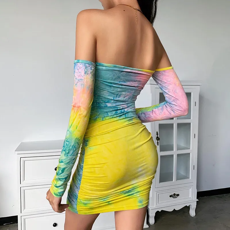 Lady Fashion Colorful Print Tube Top Bodycon Backless Dress Off-Shoulder Långärmad Folds Sexig Party Mini Bandage Vestidos 210517