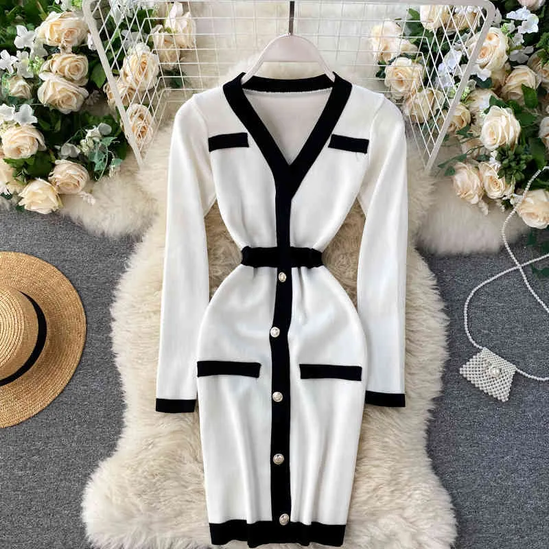 Women Korean Knitted Dress Design V Neck Long Sleeve Elastic Slim Pencil Dresses Autumn Sexy Bodycon Sweater Dress 210419