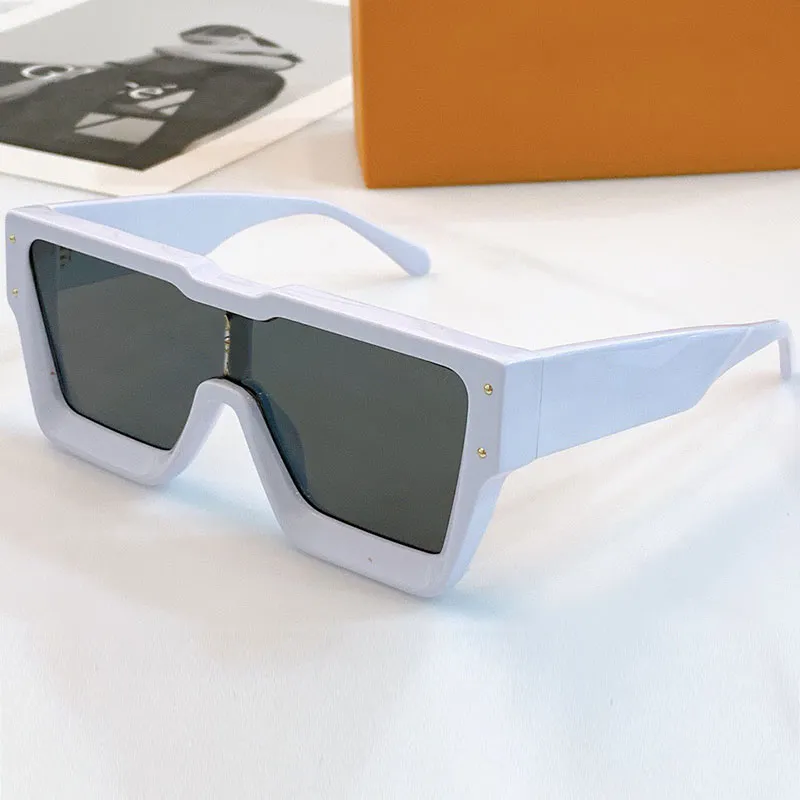 남성 사이클론 선글라스 Z1547 패션 클래식 블랙 프레임 스퀘어 렌즈 4 스와 로브 스키 요소 남자 태양 안경 캐주얼 야외 디자이너 250N