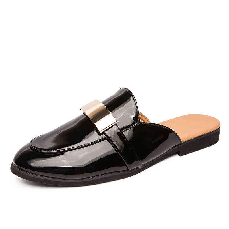 Kapcie Czarne Patentowe Skórzane Buty Mężczyźni Mule Masculino Mężczyźni Buty Letnie Buty Sapato Masculino Social Couro Sepatu Slip On Pria Zapatos 220308