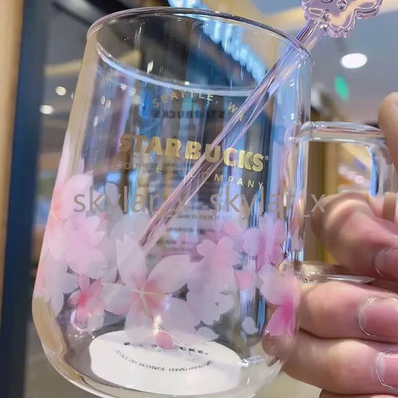 300 мл Starbucks Laser Sakura Mugs Pink Coffee Water Cup с перемешиванием стержня Большая мощность хороший подарочный продукт276G