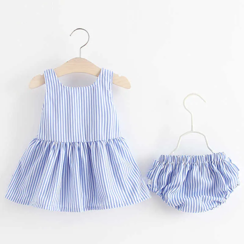 Bear Leader Baby Girls Vêtements rayés Ensembles d'été Né Garçons Bow-Noeud Robe et culotte Outfit Enfant Vêtements mignons 210708