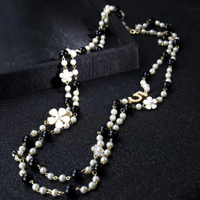 Kedjor högkvalitativa kvinnor långa hängsmycken skiktade pärlhalsband krage de moda nummer blomma party smycken225d