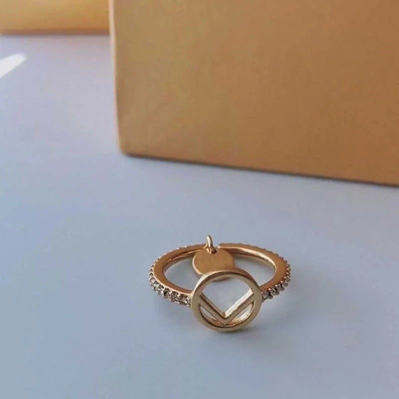 Fashion Designer Pear Rings For Women Luxurys Designers Letter F Rings Fashion Jewelry For Lovers Couple Ring For Wedding Gift D21092910Z