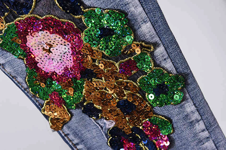 Jeans da donna di alta qualità gratuiti Set Pantaloni a matita in denim in denim ricamato floreale a due pezzi 210524