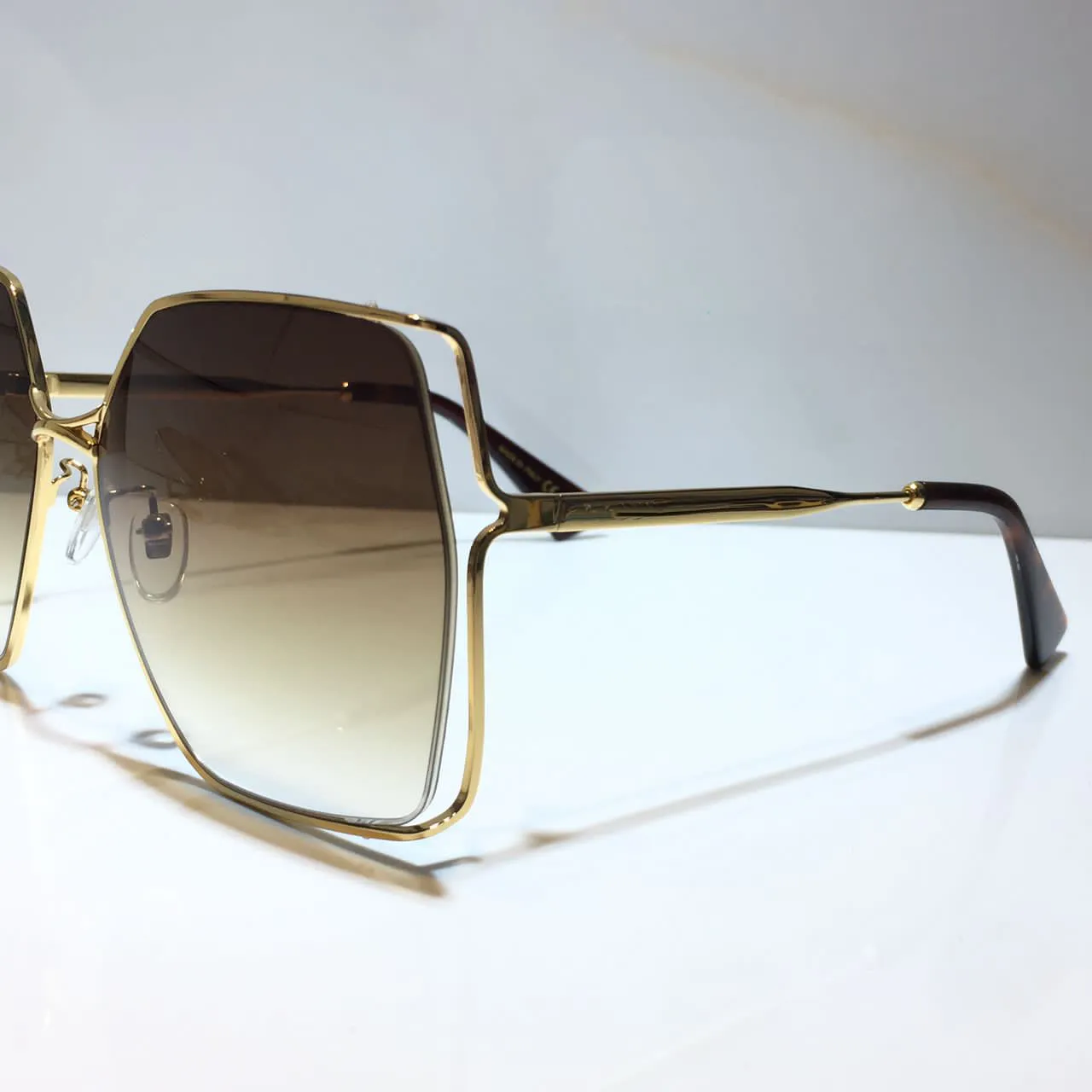 Occhiali da sole donne Classic Summer Fashion 0817 Stile in metallo e tela di plancia occhiali occhiali UV Protection Lens 0817S308M