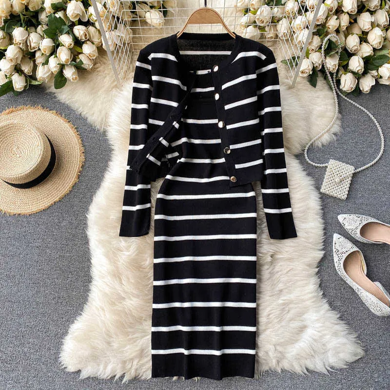 Kobiety Jesień Zimowy Stripe Dzianiny Zestaw Z Długim Rękawem Przycisk Cardigan + Sexy Bez Rękawów Slim Strap Sukienka Dwa kawałki Zestaw 210602