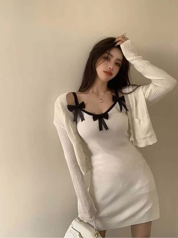 Bowknot decoration dress summer slim suspender Korean cute girl white 210604