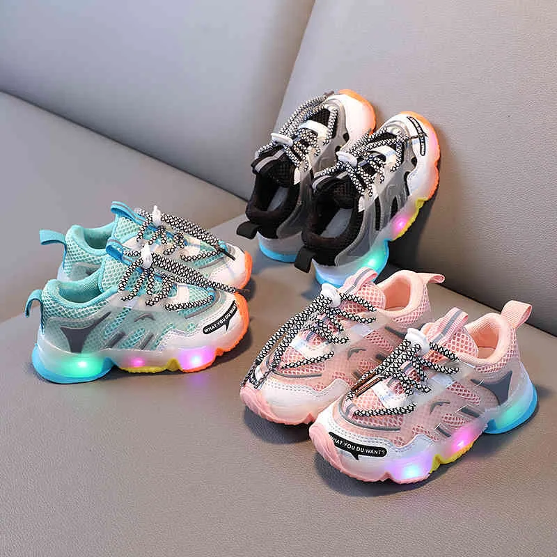 Boyutu 21-30 Bebek LED Ayakkabı Çocuk Erkek Kızlar Için Nefes Örgü Çocuk Aydınlık Sneakers Işıkları ile Parlayan Bebek Ölçekler Erkek Ayakkabı 210329