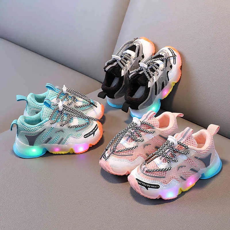 Taille 21-30 bébé LED chaussures pour enfants garçons filles respirant maille enfants baskets lumineuses avec des lumières rougeoyantes tout-petits garçons chaussures 210329