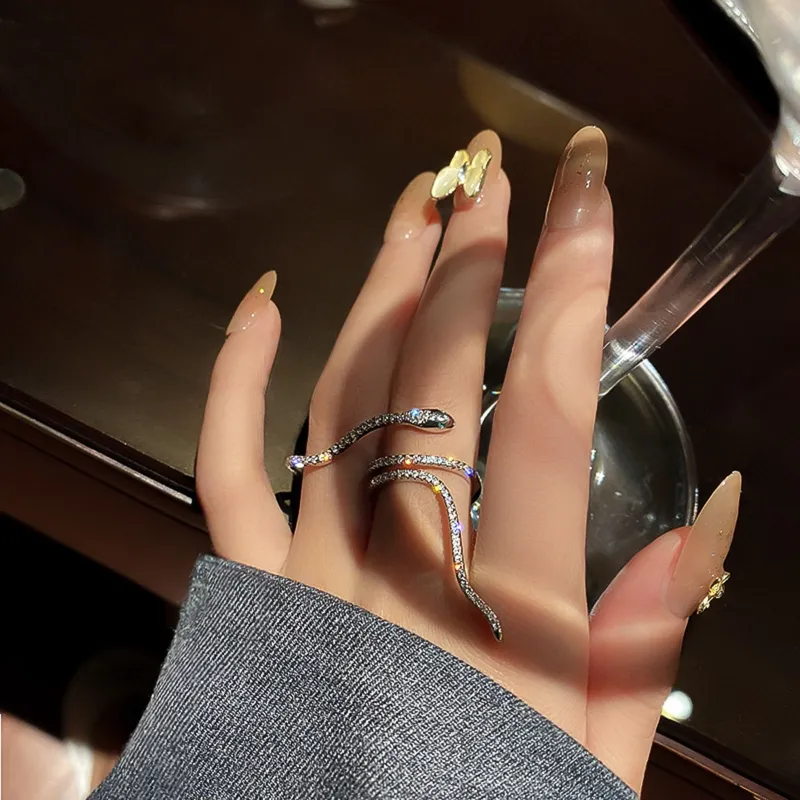 Net Celebrity High-end Sense Cold Wind Snake-shaped Ring Female Niche Design Fashion Personality Index Finger Ring