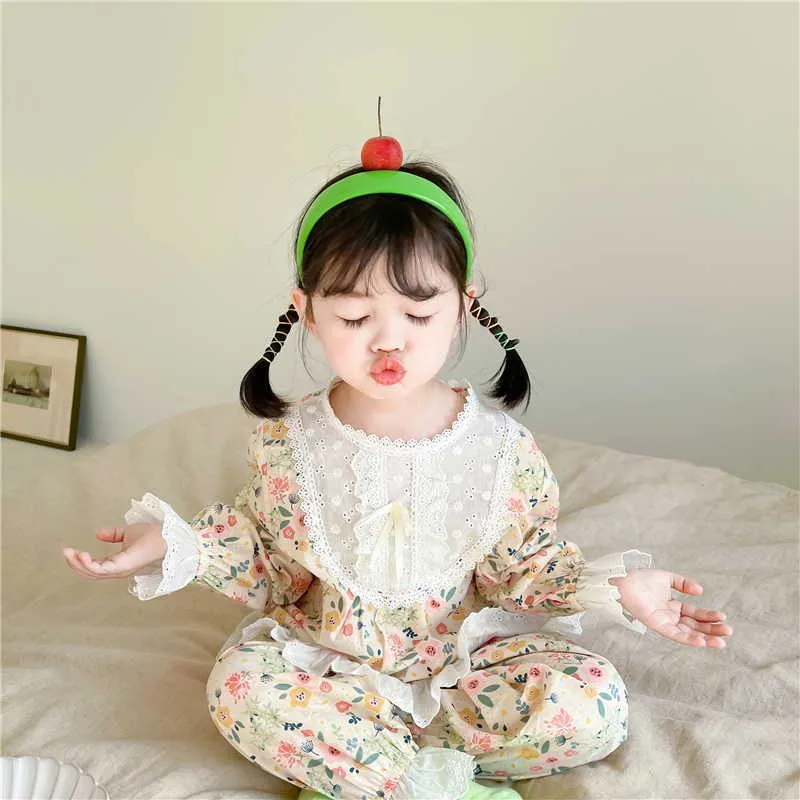 韓国風の春の赤ちゃんパジャマ2-PCSセットレースカラーイエローフローラルホームスーツ睡眠誓いの子供服E5038 210610