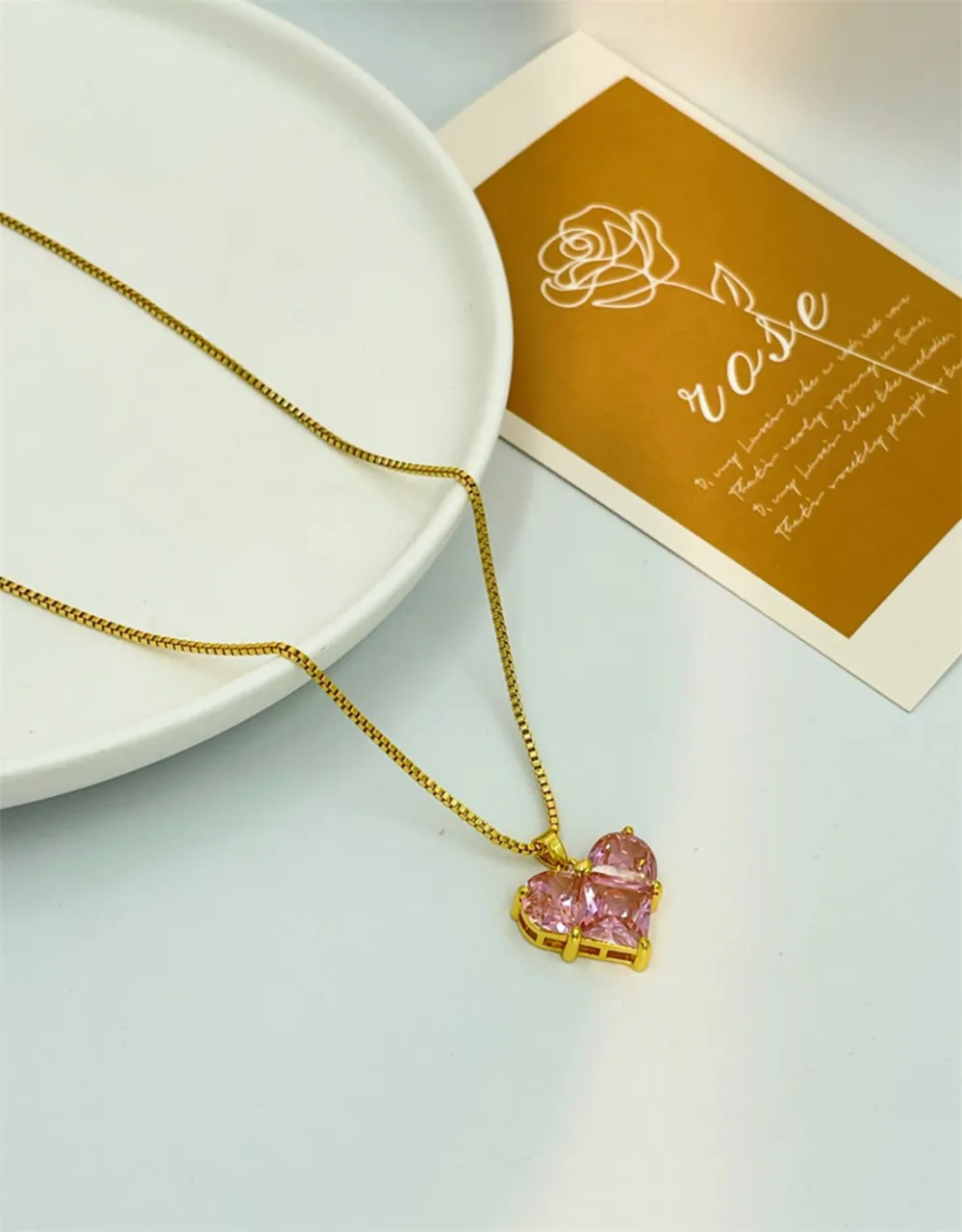 2022 Nieuwe Roze Diamant Liefde Zirkoon Ketting Vrouwen Eenvoudige Fashion Design Trend Temperament Sieraden Sleutelbeen Chain2965