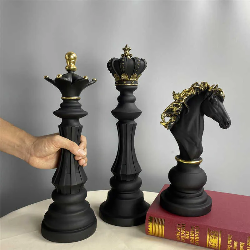 Northneins Resina Retro International Chess Figurine para Interior King Knight Sculpture Home Desktop Decoração Sala de estar Decoração 210804