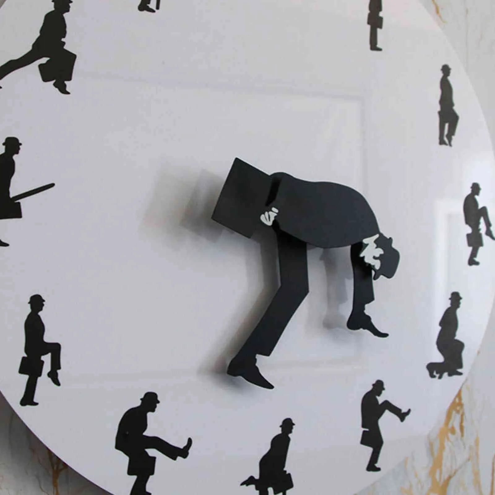 Silly Walks Comédien Drôle Marche Nouveauté Horloge Murale Montre Ministère de la Comédie Série TV Décor À La Maison Horloge Silencieuse Pour Chambre 211110